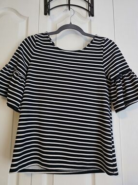 Green Envelope Black and White Striped Ruffle Sleeve Tee